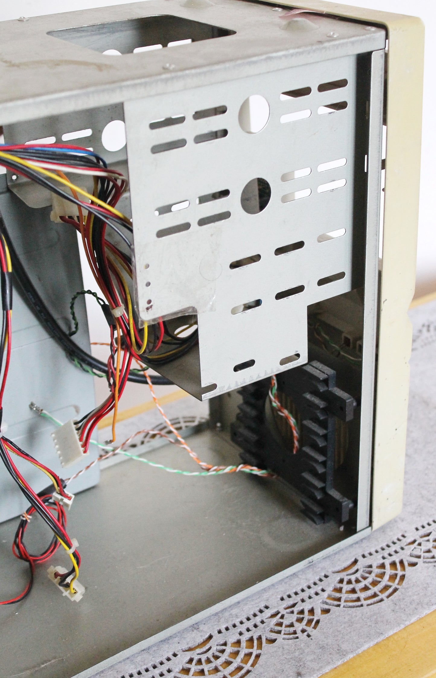 Vintage 90s AT Desktop Computer Case | Retro Beige PC Tower with Turbo Button & LED Display | Collector’s Industrial Tech Decor
