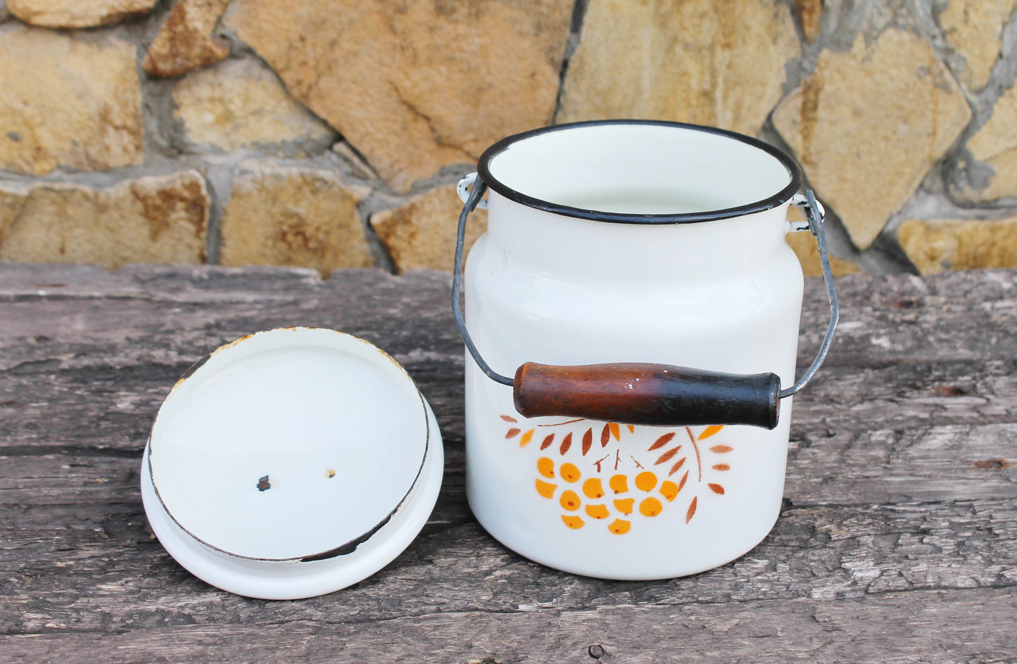 Vintage enamel water can - 6.7 inches - USSR era 1970s - Home Decor - USSR kitchen