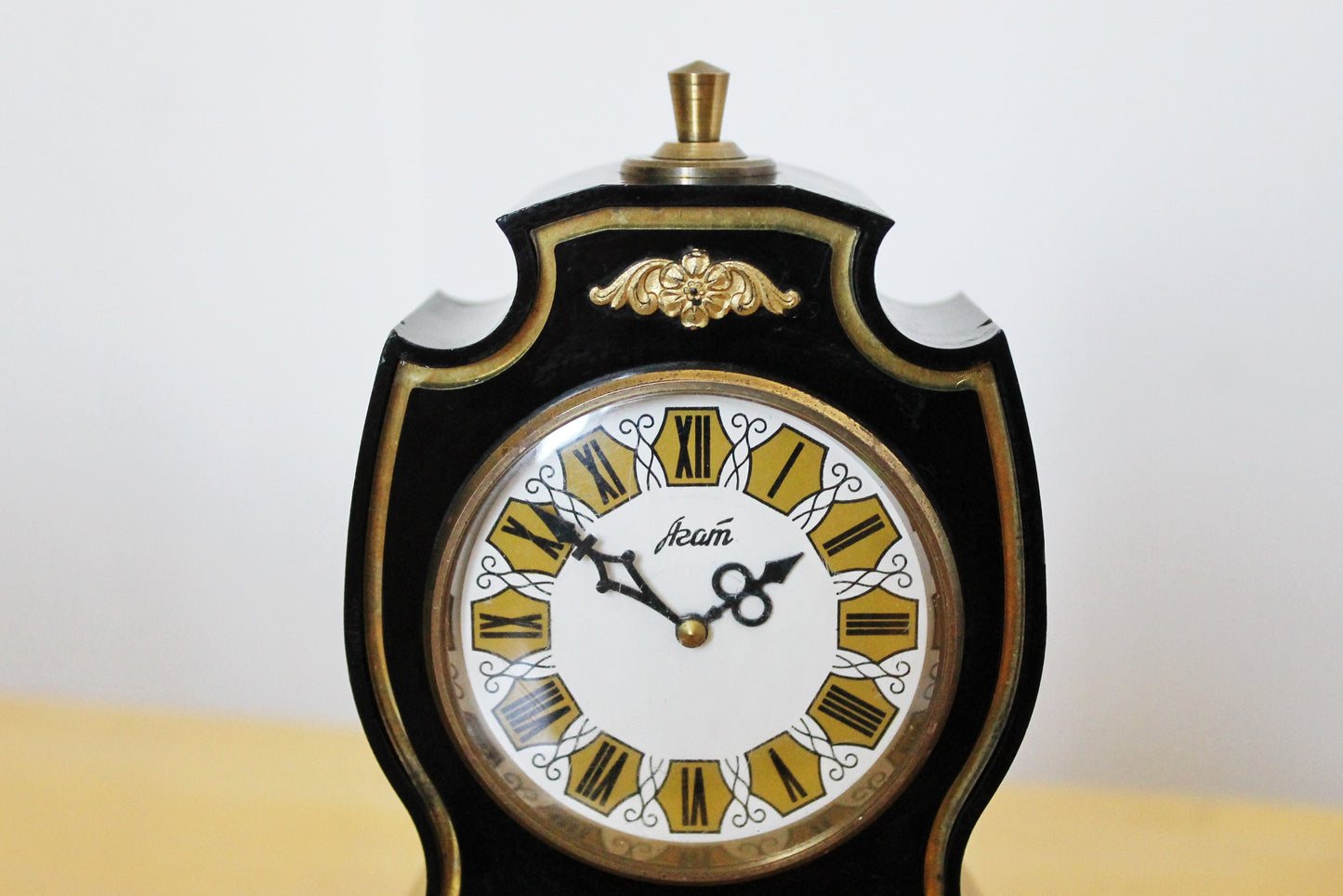 Mechanical alarm clock Agat - vintage clock from USSR era - 1960s-1970s - Soviet alarm clock