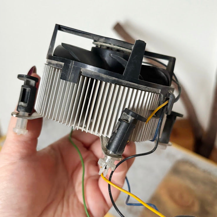 Vintage Intel CPU Cooling Fan with aluminum Heatsink Desktop Computer Cooler - untested 2000s