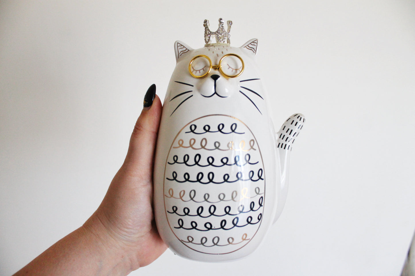 Vintage ceramic figurine Cat in crown - 7.9 inches - Germany statue gift - vintage Germany ceramic figurine - 2000s
