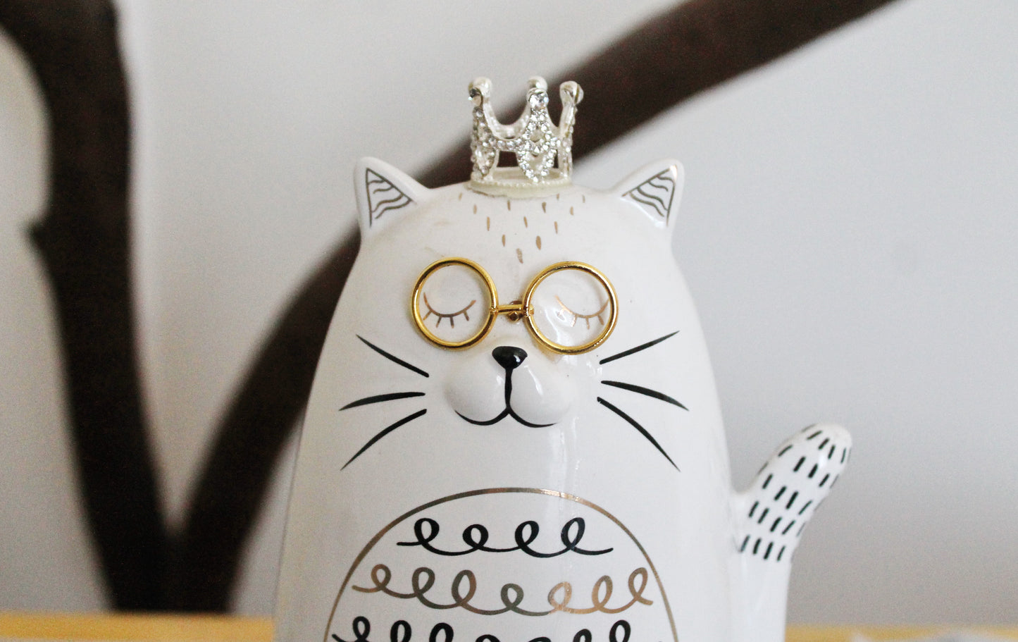 Vintage ceramic figurine Cat in crown - 7.9 inches - Germany statue gift - vintage Germany ceramic figurine - 2000s