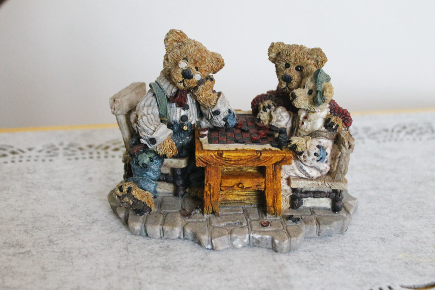 Vintage figurine made of gypsum - Bear family playing checkers - vintage decor - 1996 - vintage figurine - collectible gift