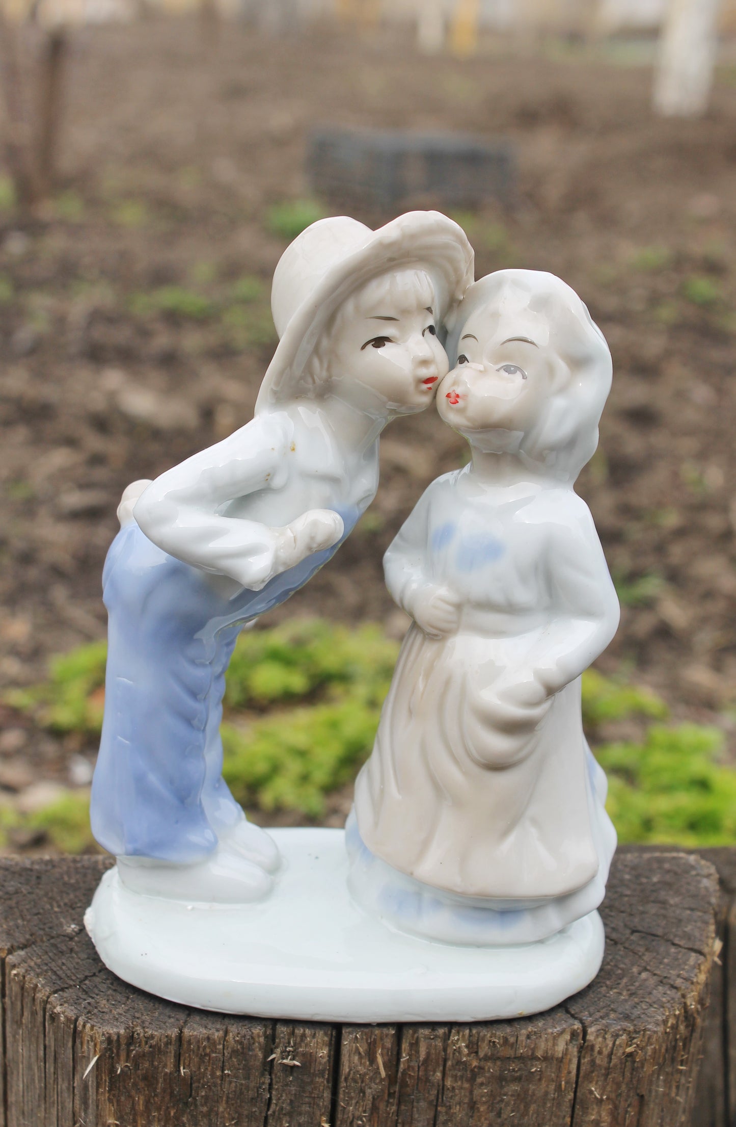 Vintage Porcelain - Kiss - Germany porcelain figurine - vintage decor - Germany vintage - later 1980s