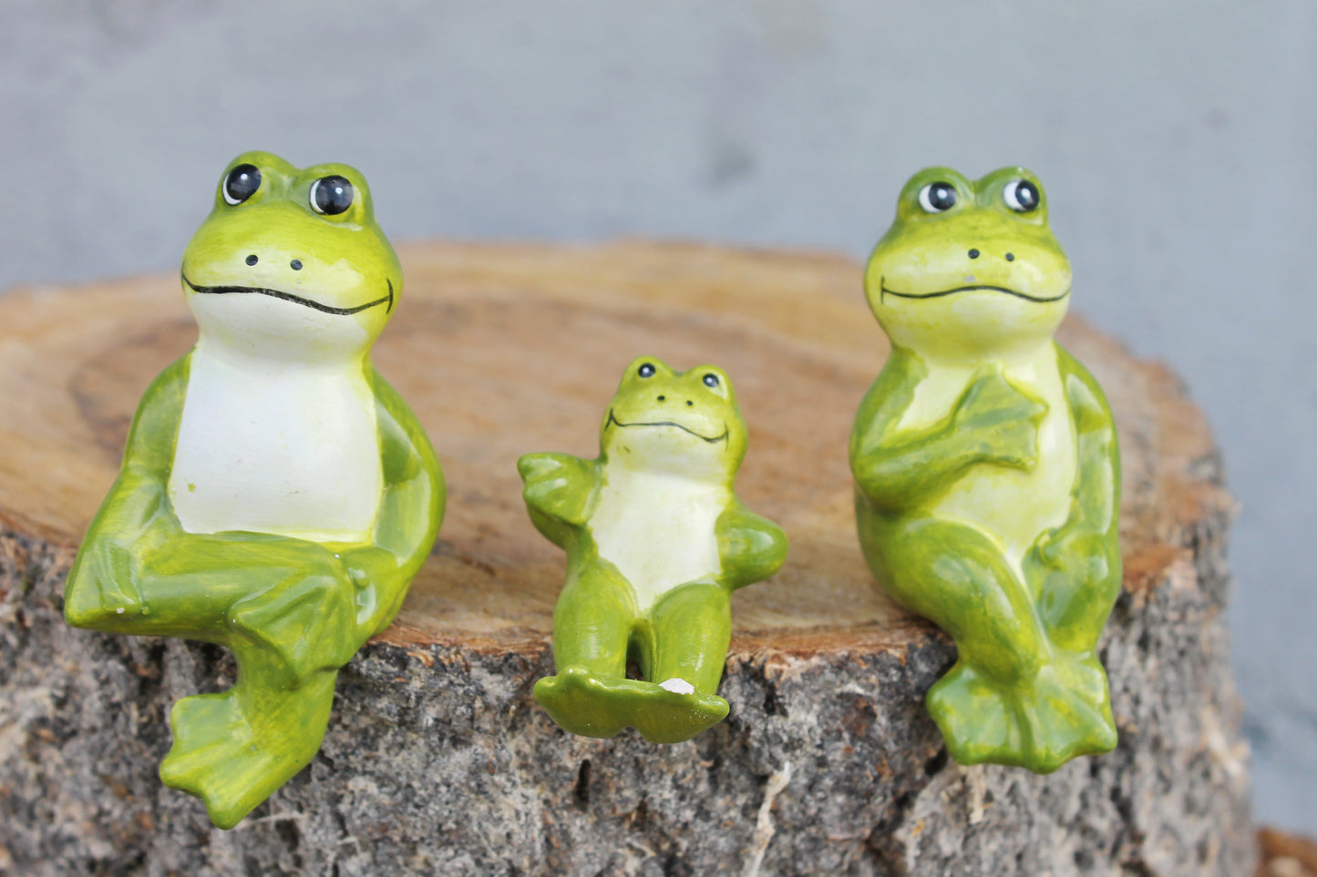 Vintage porcelain set of six sitting Frogs - Germany small figurines - vintage decor - Germany vintage - 1990s