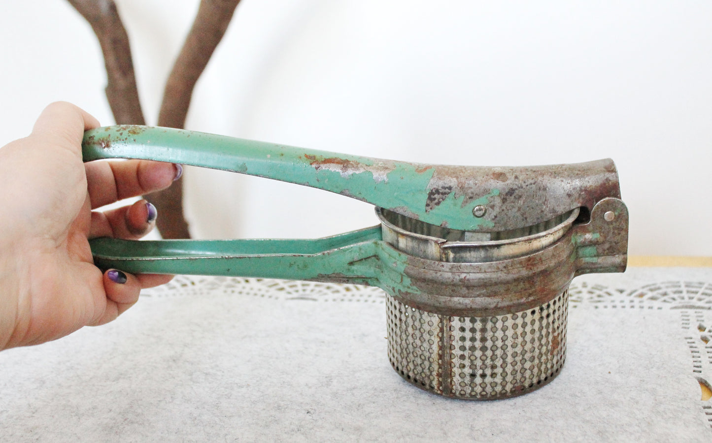Vintage Metal Fruit Press, Fruit Juicer 1960s, Squeezer, Table Press for Berries, Fruit, Vegetables, Metal Manual Juicer