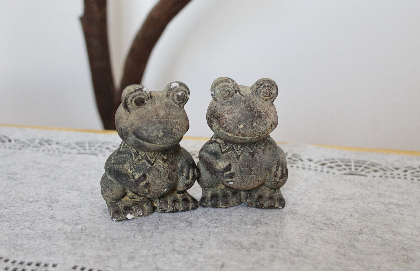 Set of four vintage sitting Frogs made of stone - 3.9 inches - vintage Germany figurine - 1980s