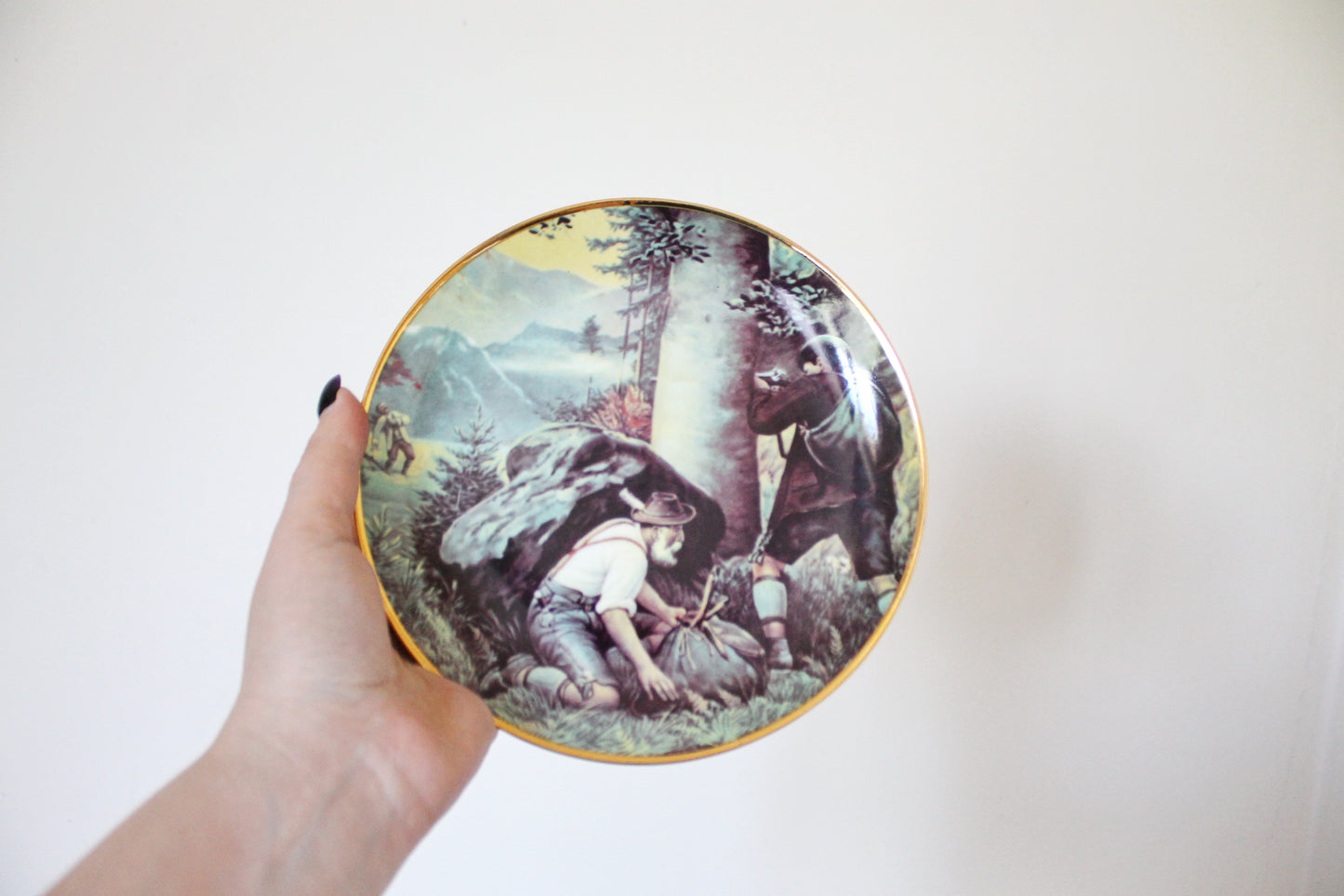 Vintage decorative porcelain plate 7.3 inches - Wall hanging plate - Germany vintage plate - 1980s
