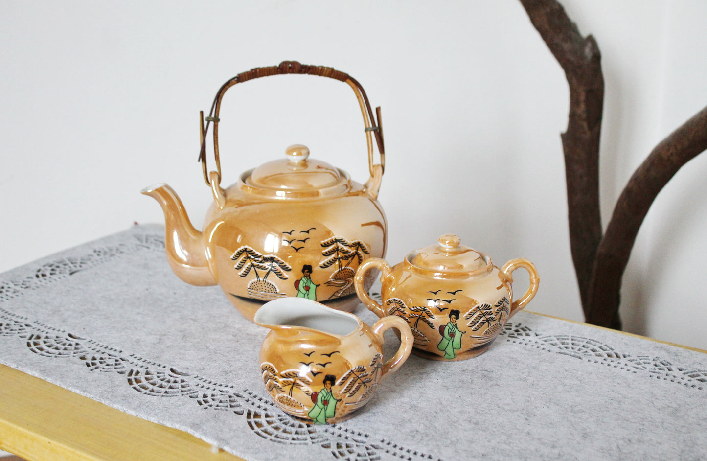 Porcelain beautiful oriental Tea Set with Japanese ornament - Vintage porcelain - 1980-1990s