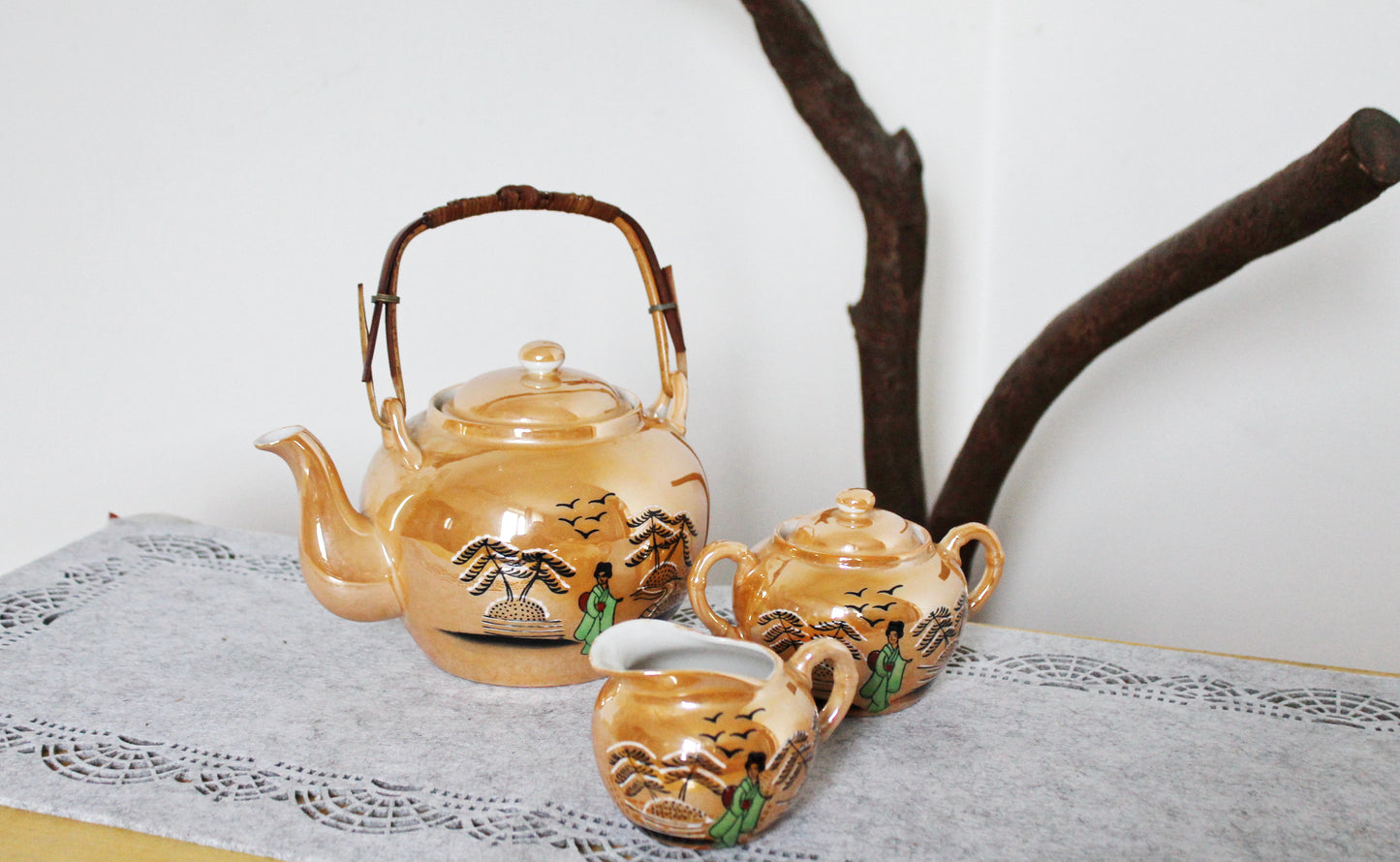 Porcelain beautiful oriental Tea Set with Japanese ornament - Vintage porcelain - 1980-1990s