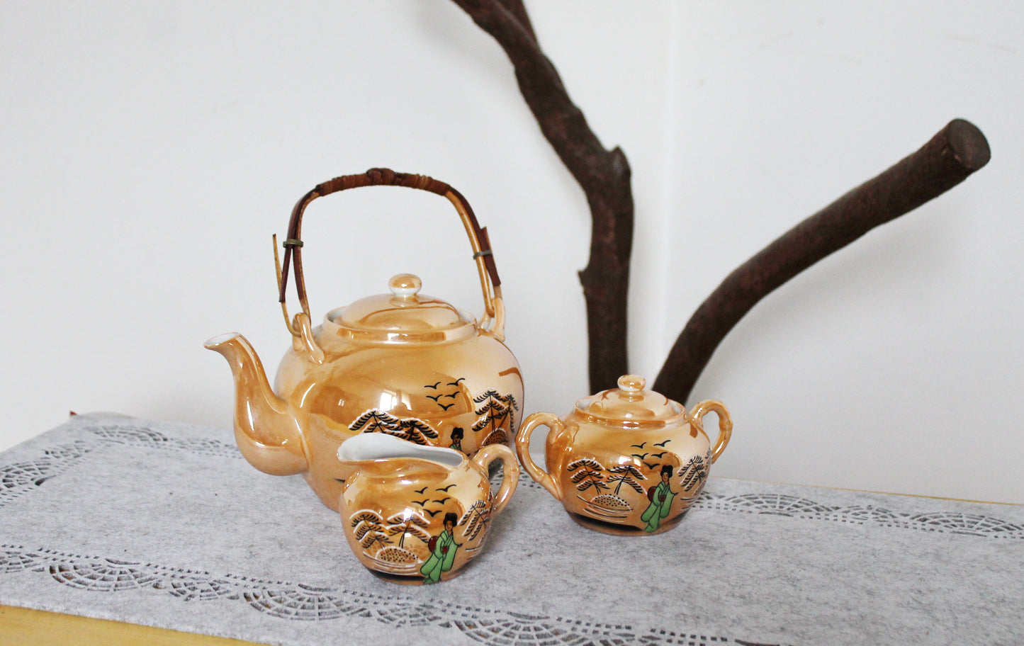 Porcelain beautiful oriental Tea Set with Japanese ornament - Vintage porcelain - 1980-1990s