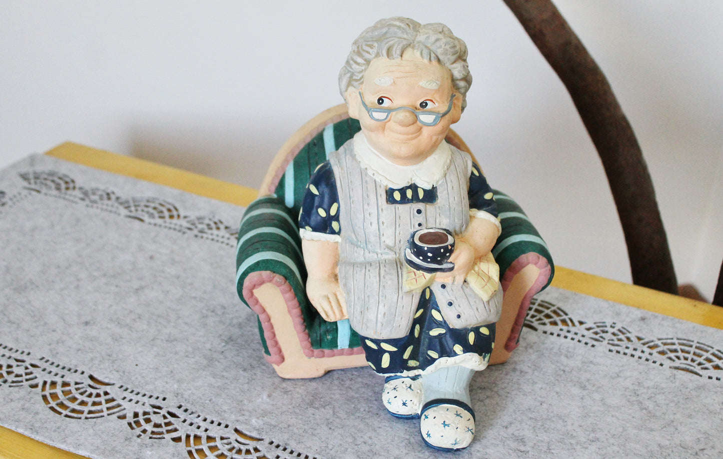 Vintage ceramic clay figurine - Grandmother on the Chair - 9.8 inches - Germany figurine - vintage decor - Germany vintage -1980-1990s