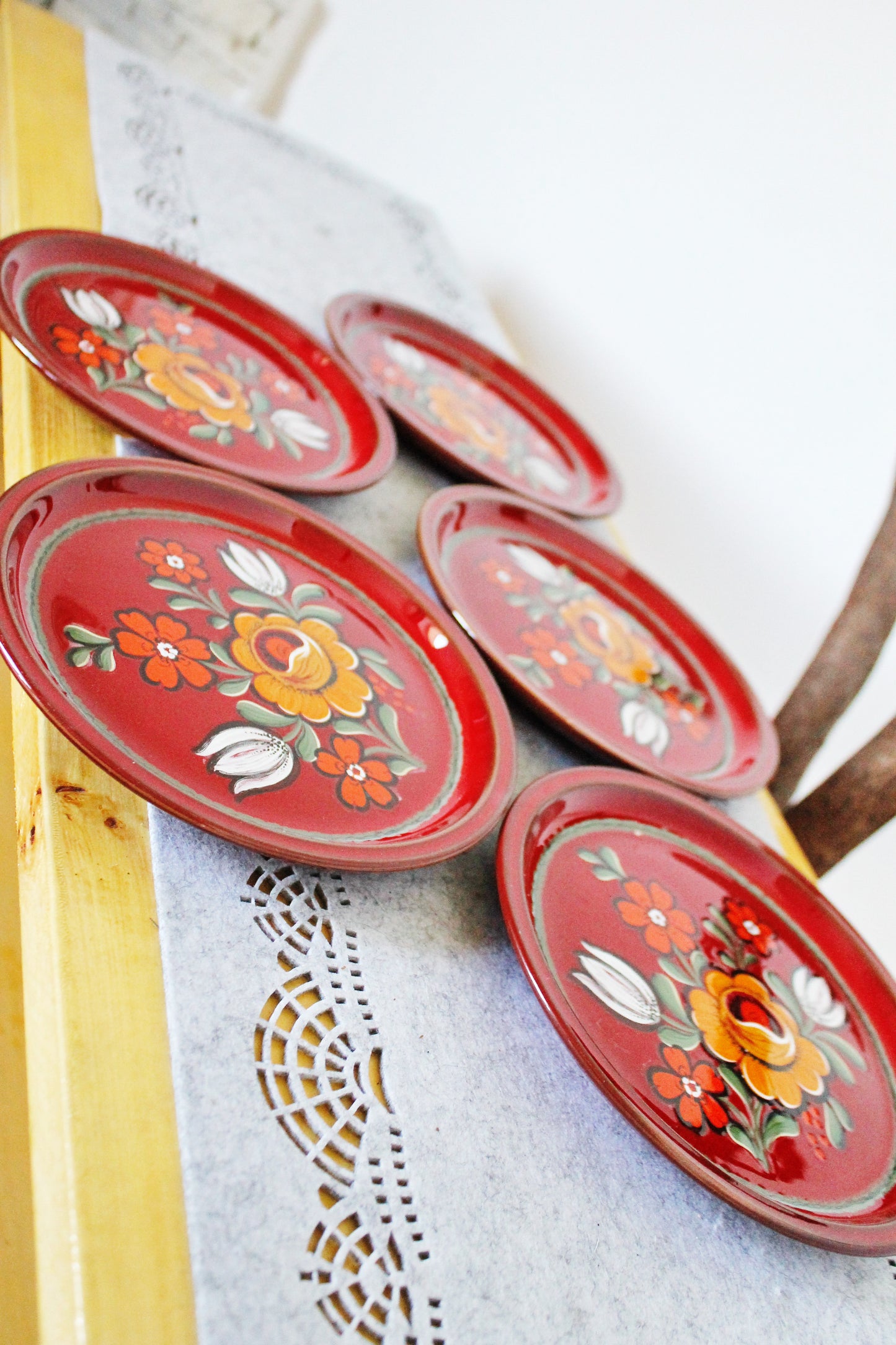 Vintage Germany plates - set of 5 - 7.8 inches - Beautiful Germany Porcelain red Plates with flowers ornament - 1980s