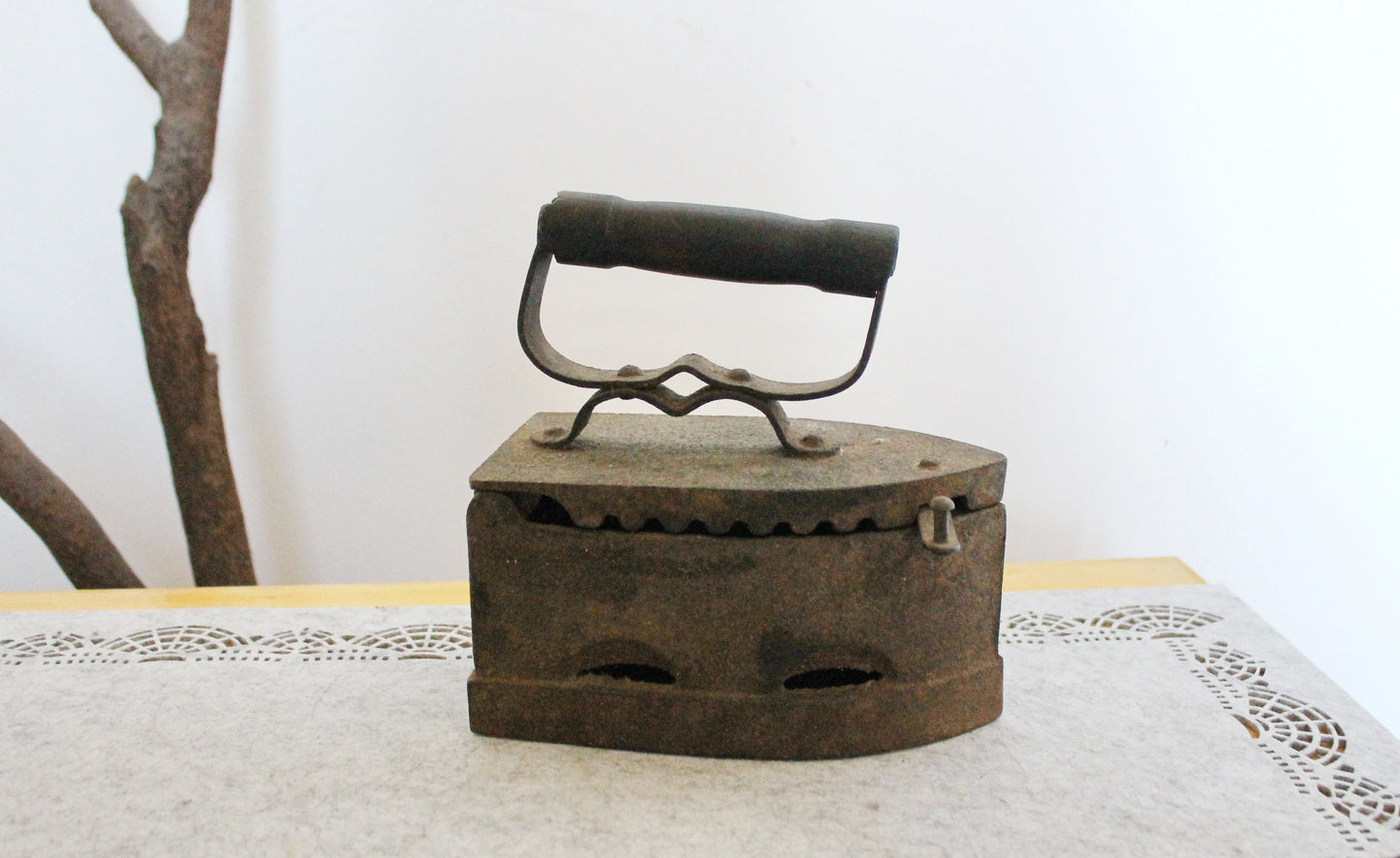 Wireless Antique 1940s iron on coal - USSR vintage - soviet iron - wireless USSR iron