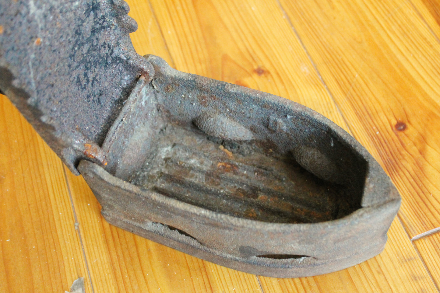 Wireless Antique 1940s iron on coal - USSR vintage - soviet iron - wireless USSR iron