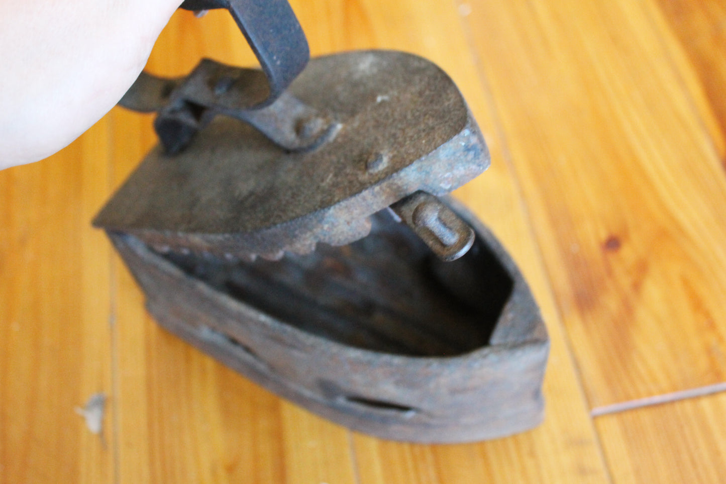Wireless Antique 1940s iron on coal - USSR vintage - soviet iron - wireless USSR iron