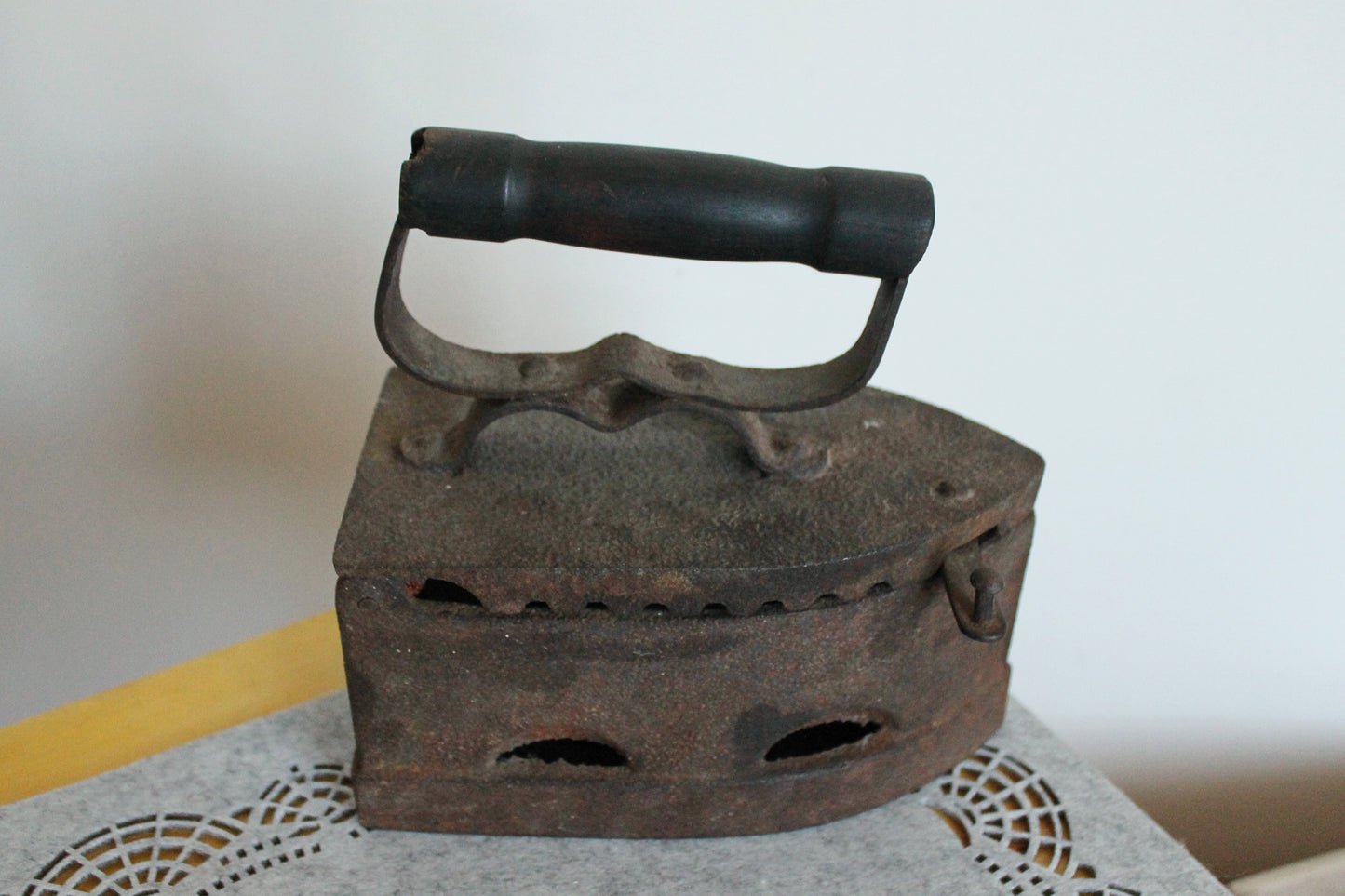 Wireless Antique 1940s iron on coal - USSR vintage - soviet iron - wireless USSR iron