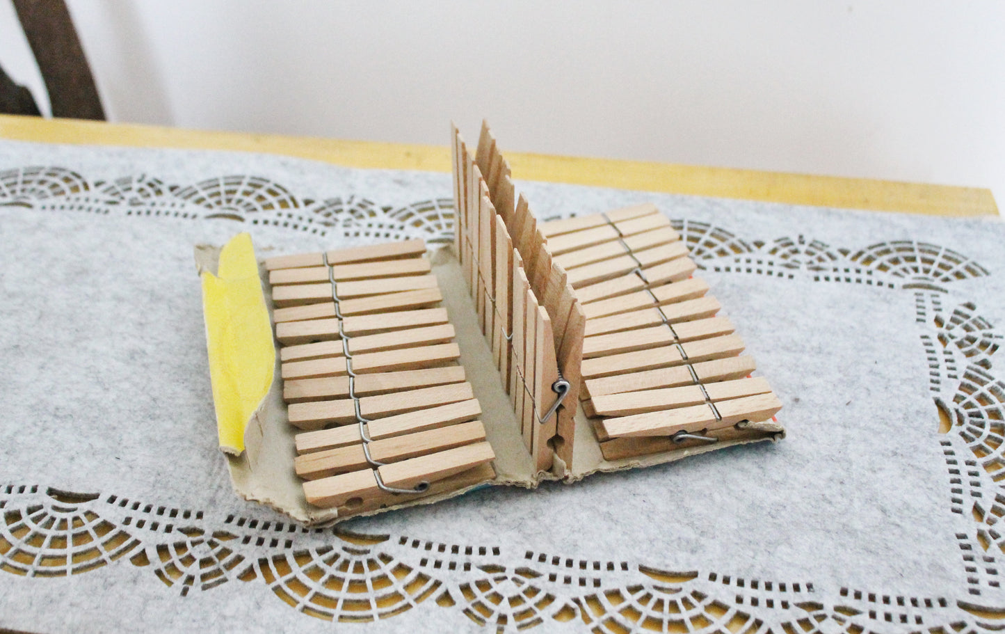 Vintage clip clothes pins - set of 36 - wooden clothes pegs - antique clothes pins -primitive clothes pins - old clothespin - 3 dozen