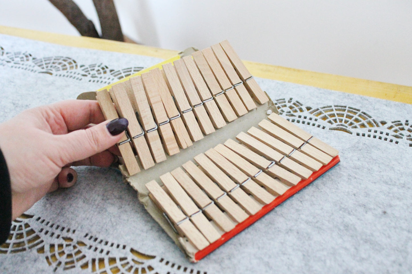 Vintage clip clothes pins - set of 36 - wooden clothes pegs - antique clothes pins -primitive clothes pins - old clothespin - 3 dozen