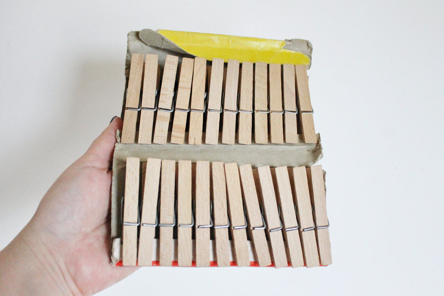 Vintage clip clothes pins - set of 36 - wooden clothes pegs - antique clothes pins -primitive clothes pins - old clothespin - 3 dozen