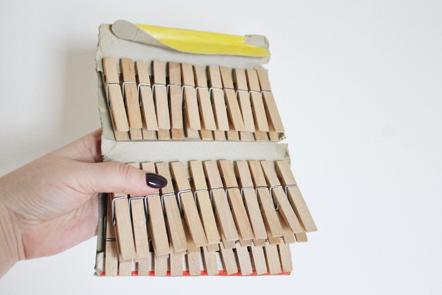 Vintage clip clothes pins - set of 36 - wooden clothes pegs - antique clothes pins -primitive clothes pins - old clothespin - 3 dozen