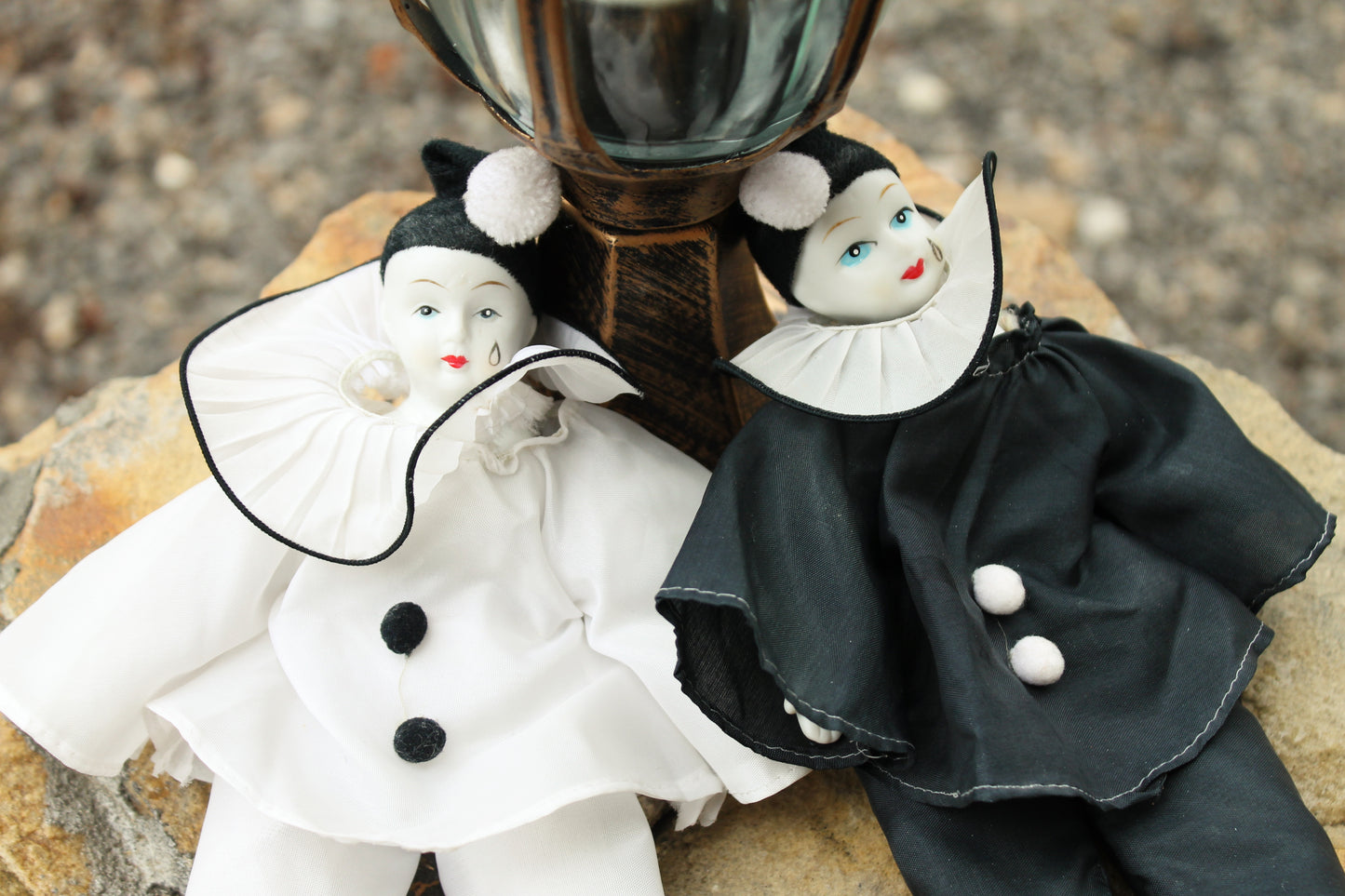 Set of two vintage porcelain Venetian small dolls Black/White- Harlequins - 20 cm - 7.9 inches - porcelain doll - decor doll - 1980s