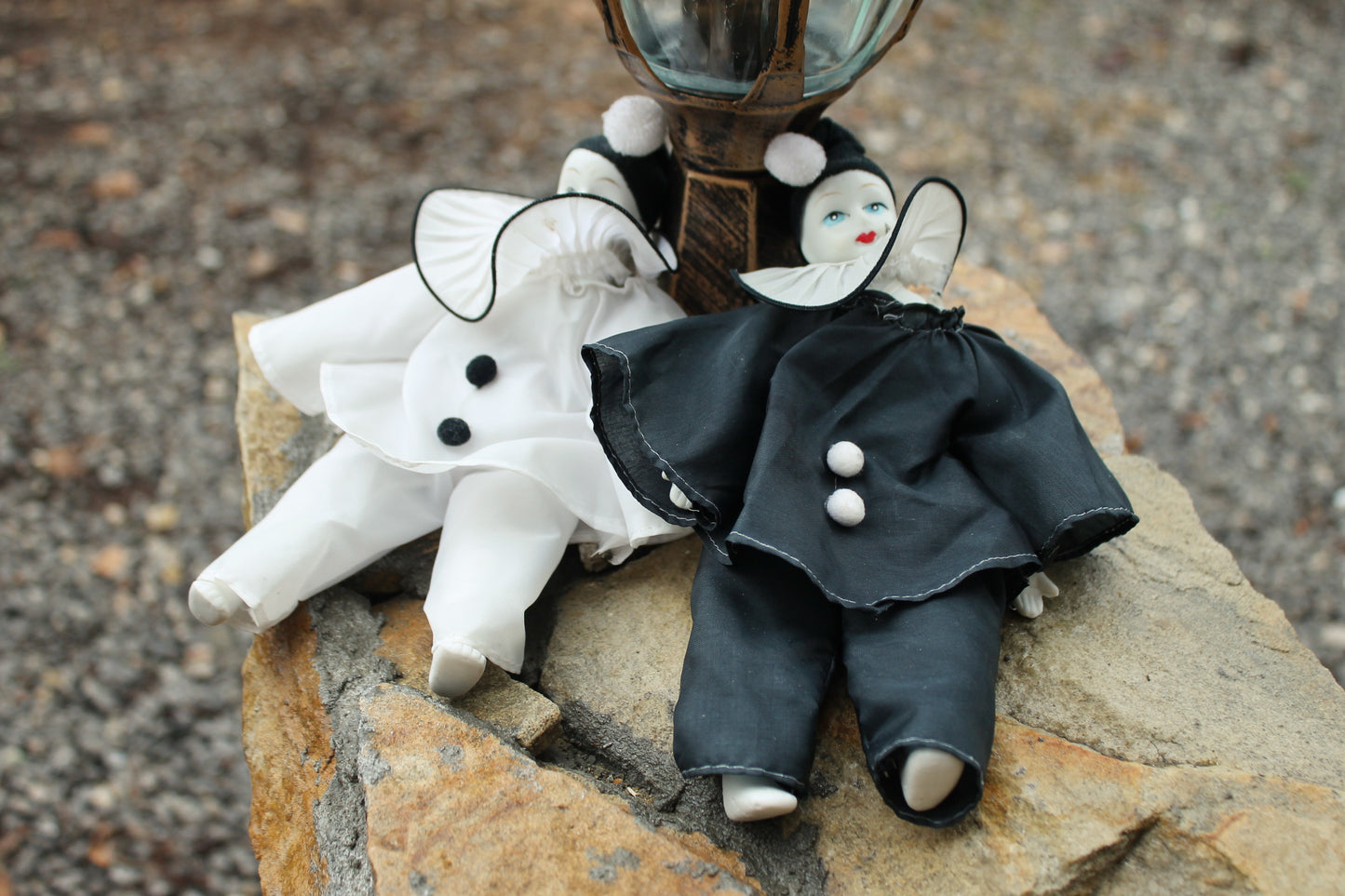 Set of two vintage porcelain Venetian small dolls Black/White- Harlequins - 20 cm - 7.9 inches - porcelain doll - decor doll - 1980s