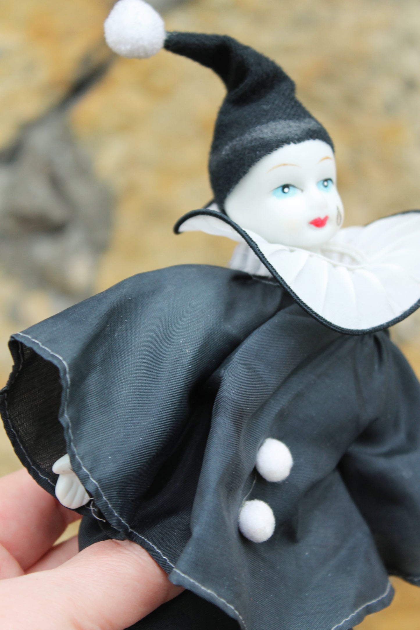 Set of two vintage porcelain Venetian small dolls Black/White- Harlequins - 20 cm - 7.9 inches - porcelain doll - decor doll - 1980s