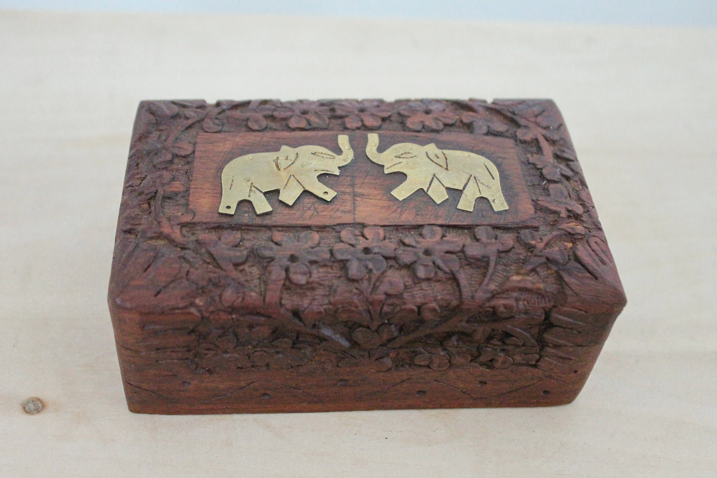 Vintage wooden carved box with brass elephants - Indian style vintage jewelry box - 1970s