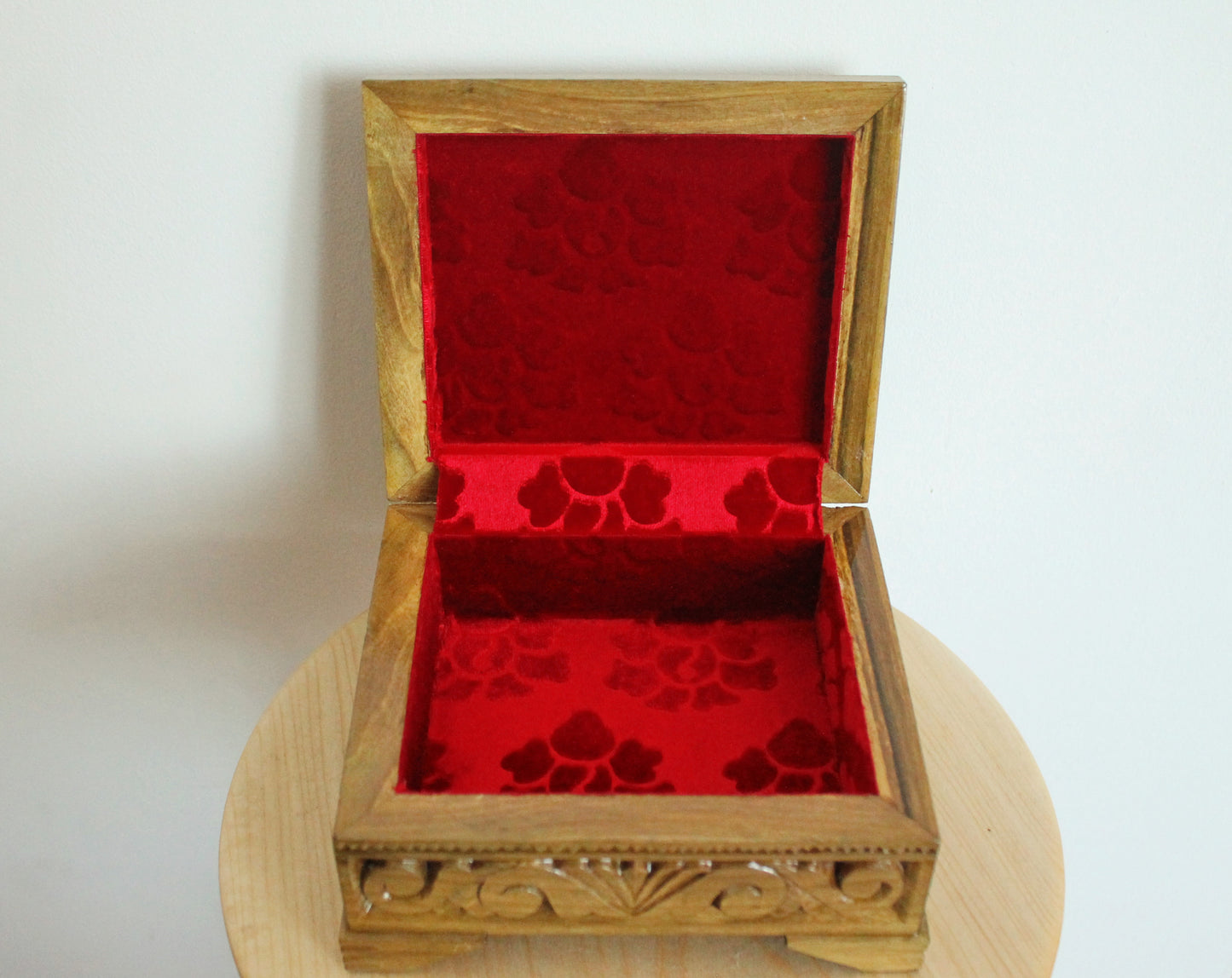 Vintage carved lacquer wooden box - made in Ukraine vintage jewelry box - 1970s