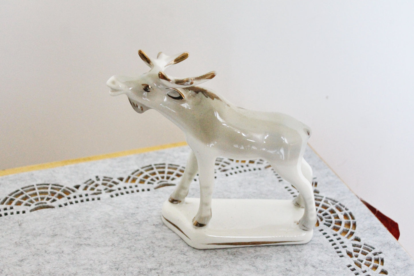 Vintage porcelain Elk - Ukrainian vintage - Ukrainain porcelain - Home decor - hand painted - made in USSR Ukraine - 1970s