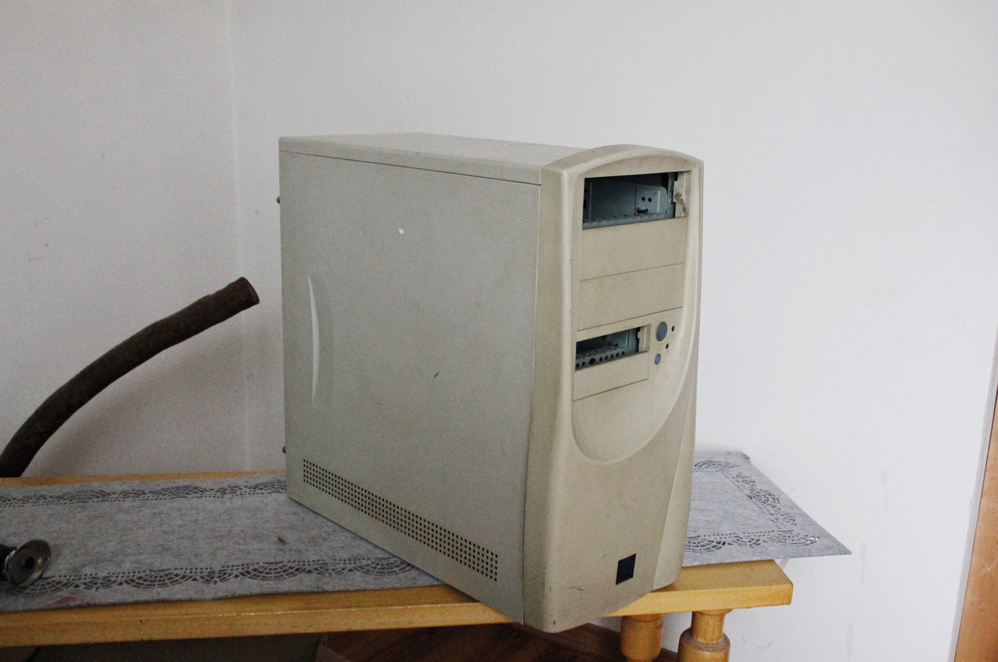 Vintage computer old case - 1990-2000s - vintage electronics
