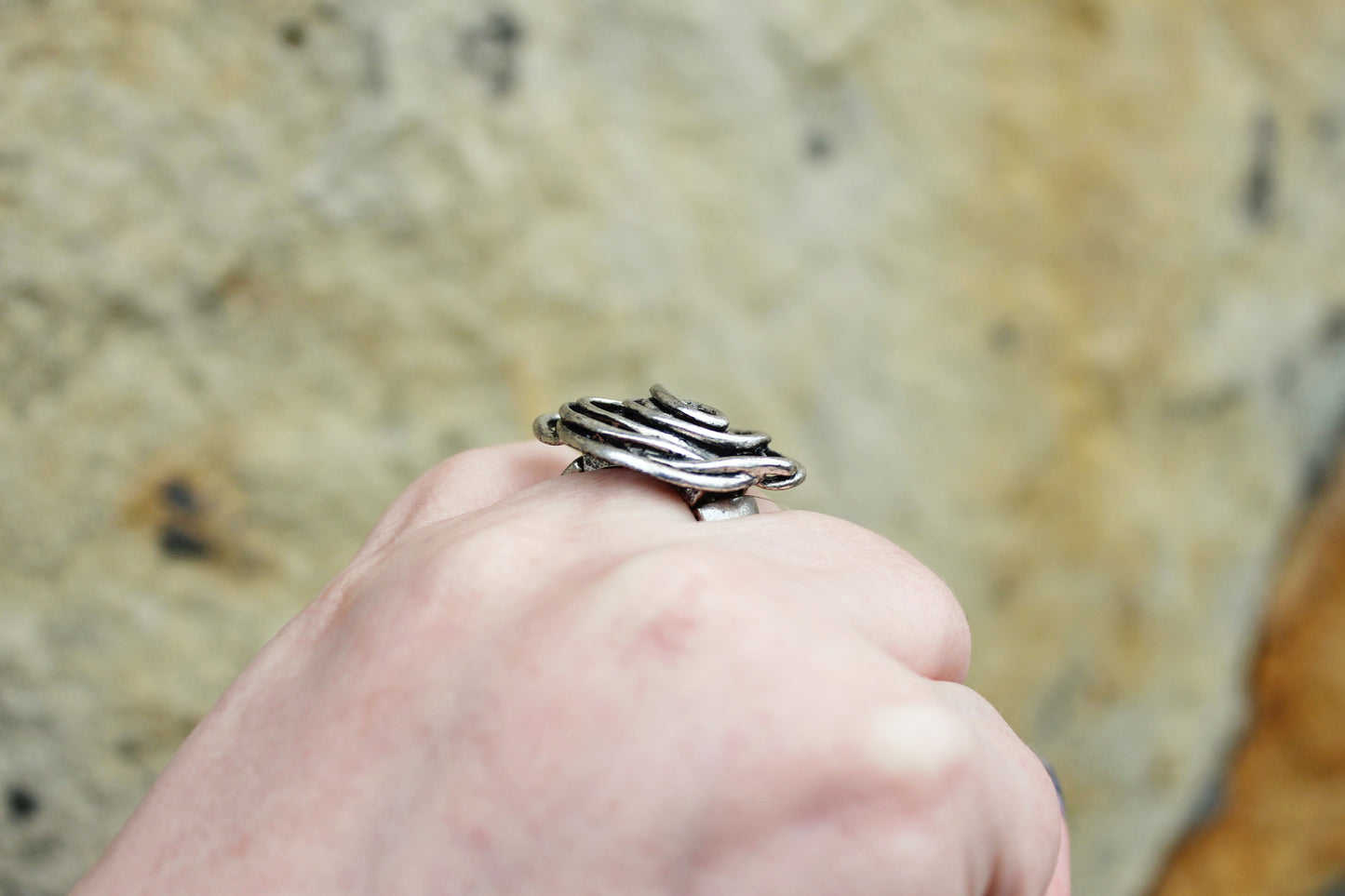 Vintage old metall Germany bijouterie ring on rubber bands - any size - Vintage Jewelry - Jewelry Gift - made in Germany - 1980s
