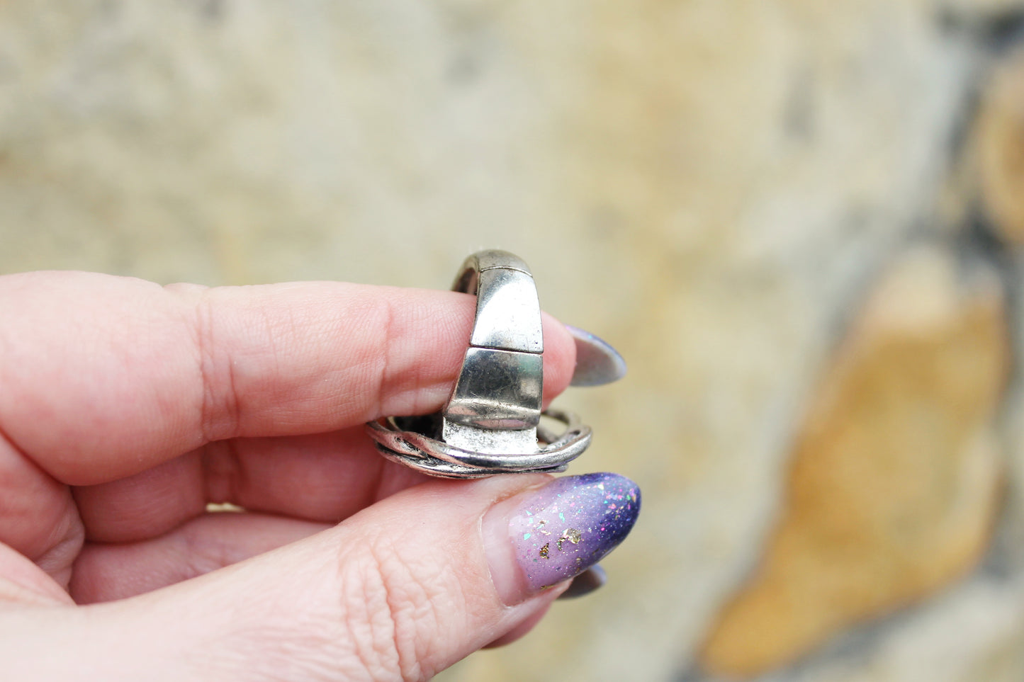 Vintage old metall Germany bijouterie ring on rubber bands - any size - Vintage Jewelry - Jewelry Gift - made in Germany - 1980s