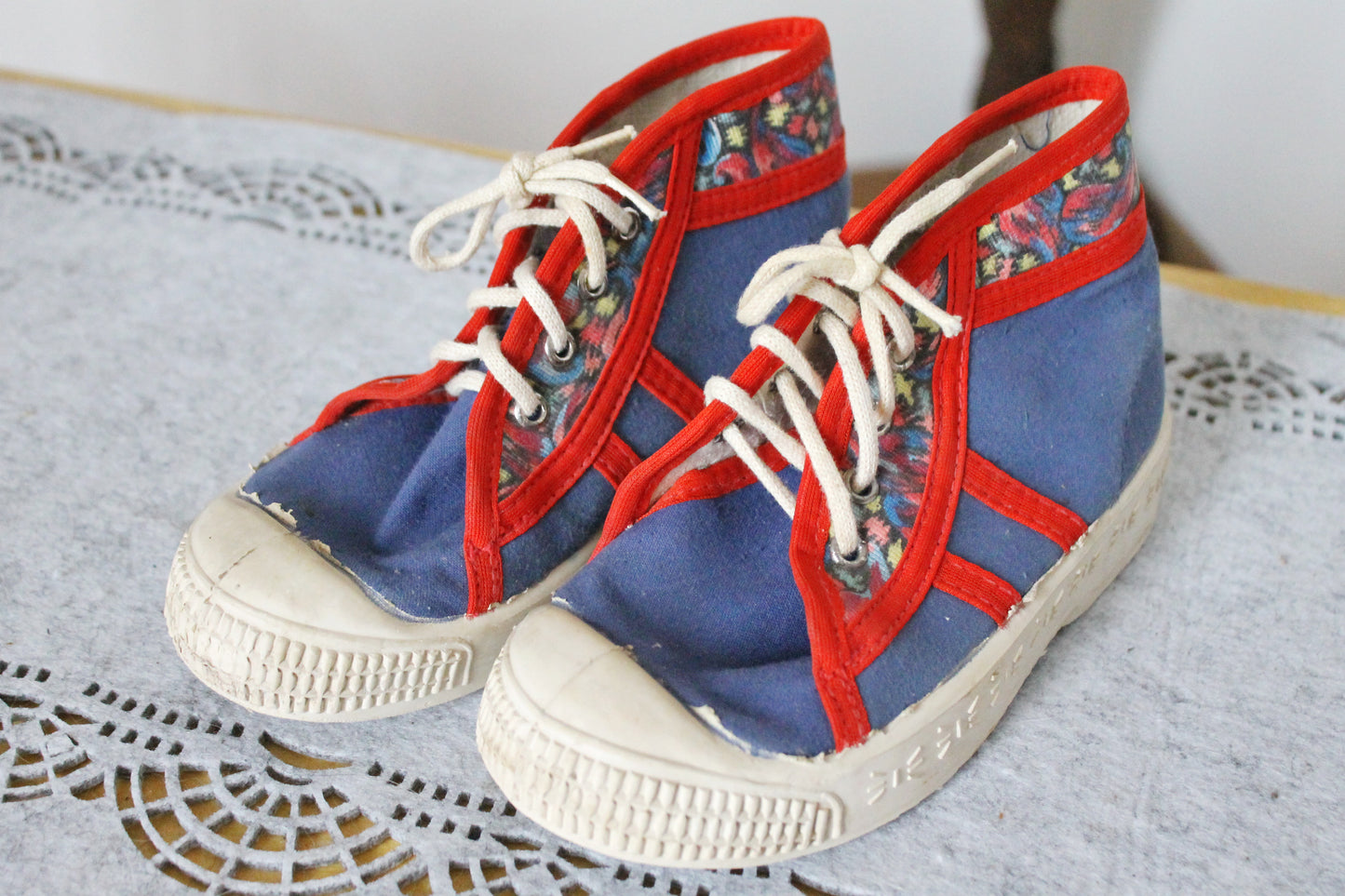 Vintage USSR kids sneakers - 11 kids size, Soviet shoes, retro sneakers made in the USSR in 1988