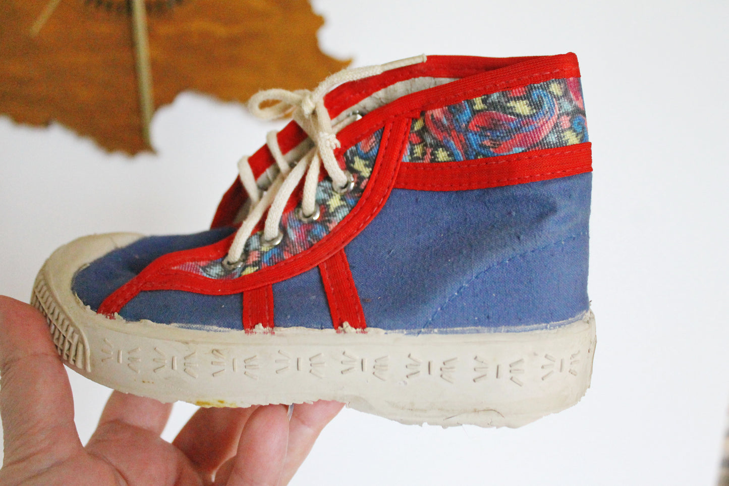 Vintage USSR kids sneakers - 11 kids size, Soviet shoes, retro sneakers made in the USSR in 1988