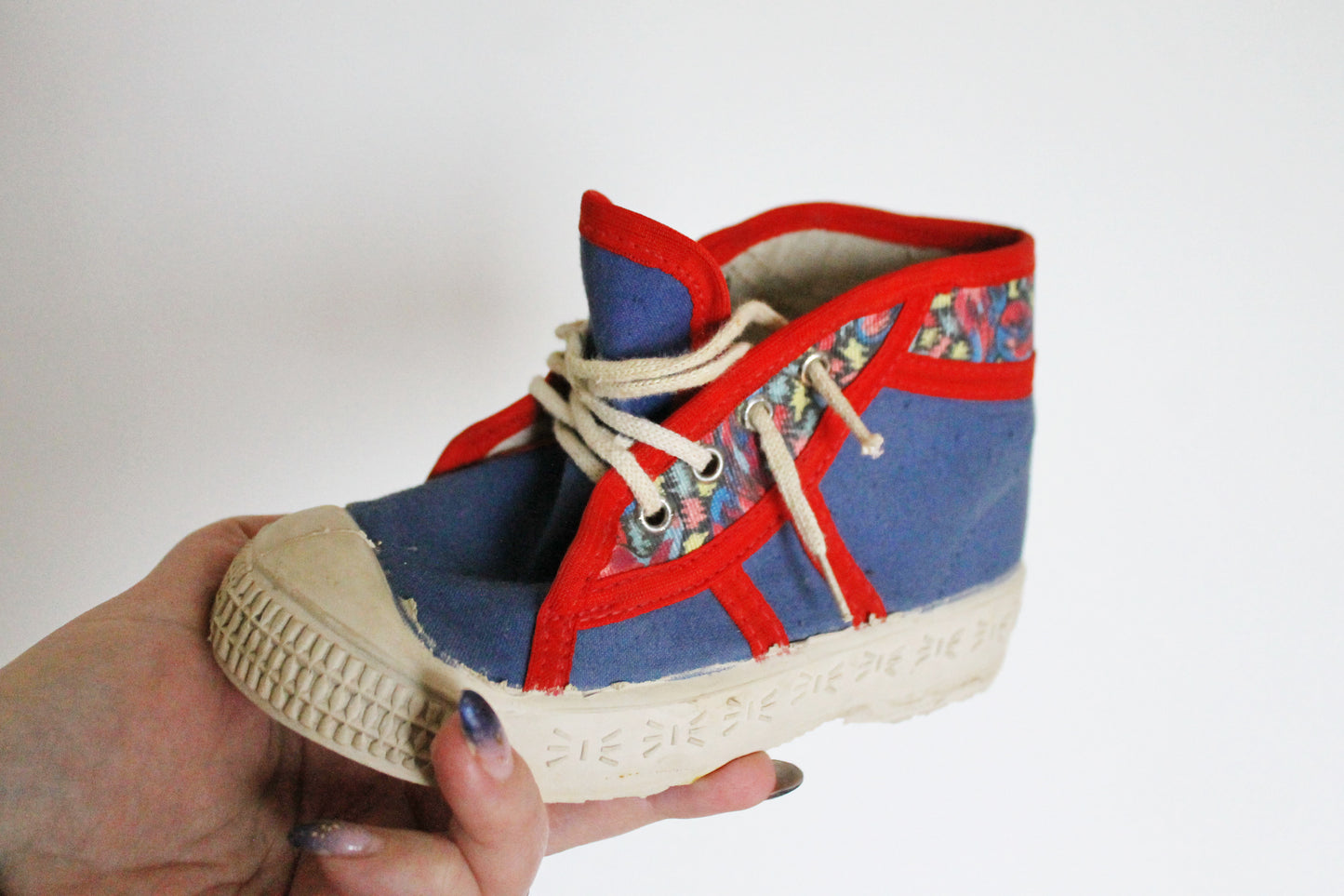 Vintage USSR kids sneakers - 11 kids size, Soviet shoes, retro sneakers made in the USSR in 1988