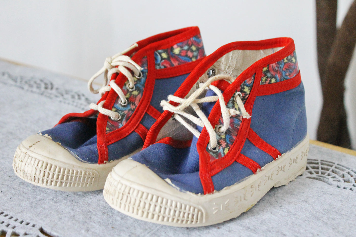 Vintage USSR kids sneakers - 11 kids size, Soviet shoes, retro sneakers made in the USSR in 1988