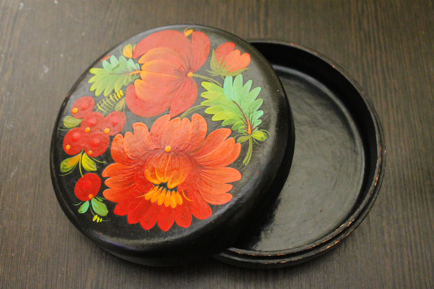 Vintage round  jewelry wooden box 5.7 inches - Petrykivka box - USSR vintage - vintage flower box - handpainted box