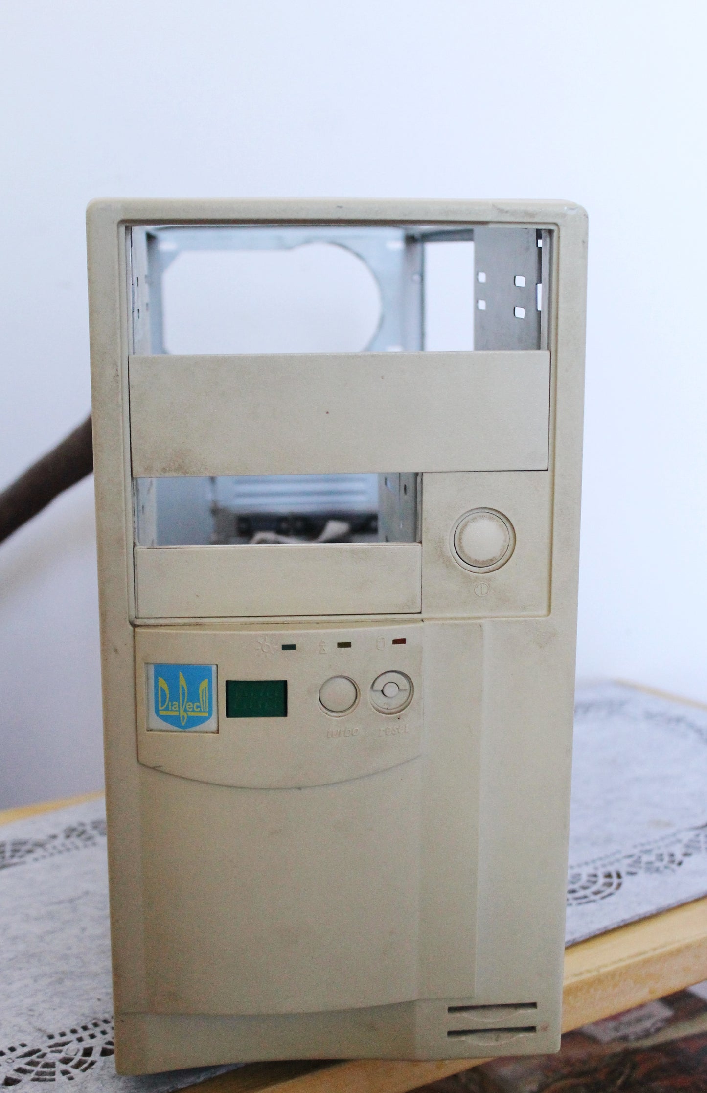 Vintage computer empty old case - 1990-2000s - vintage electronics