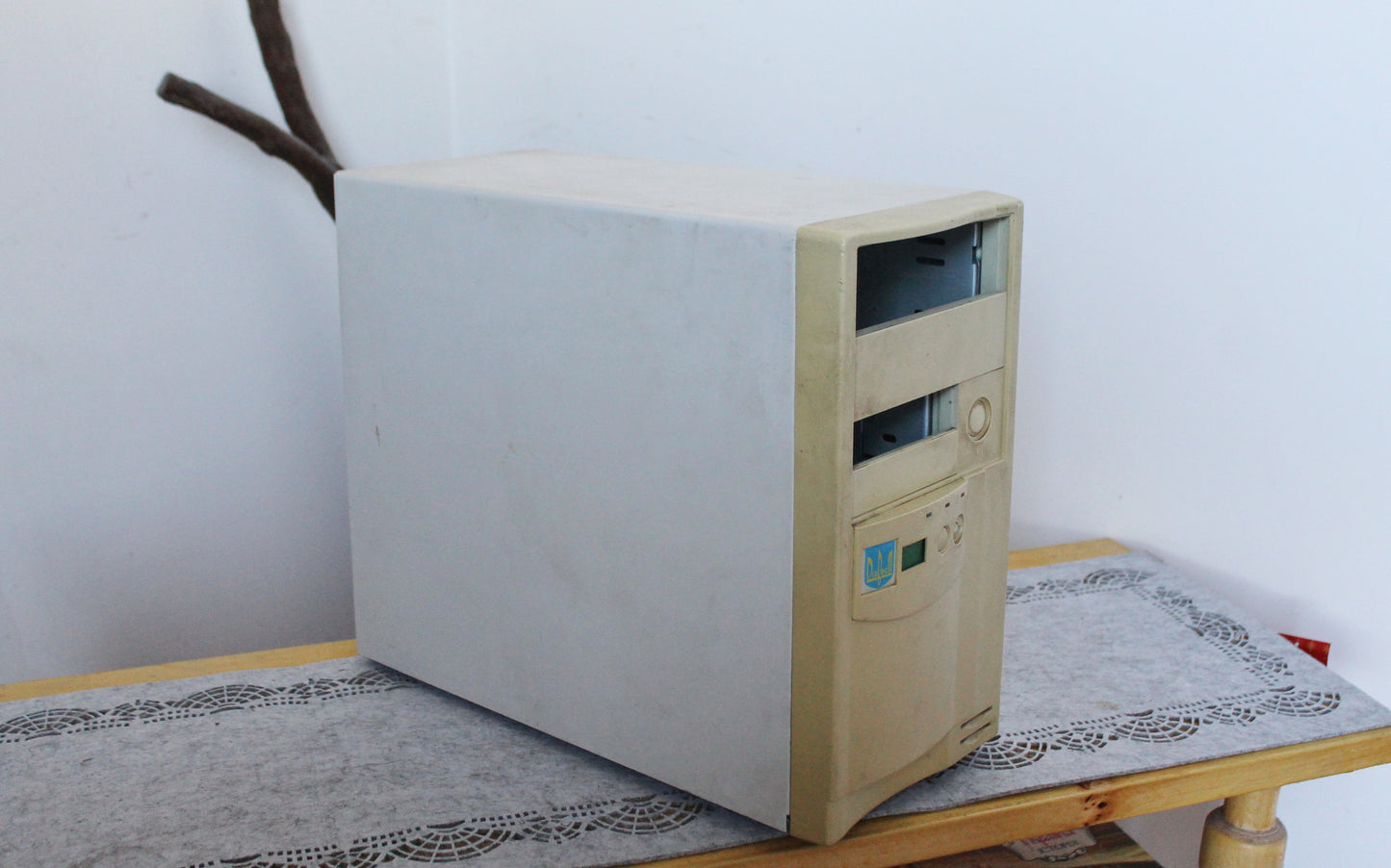 Vintage computer empty old case - 1990-2000s - vintage electronics