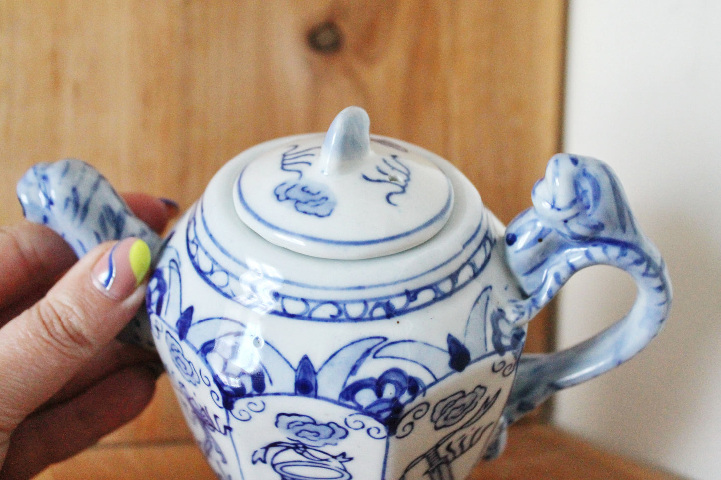 Beautiful oriental blue white Tea Pot - 5.5 inches - vintage Chinese ceramic - beautiful ceramic tea pot - 1970-1980s