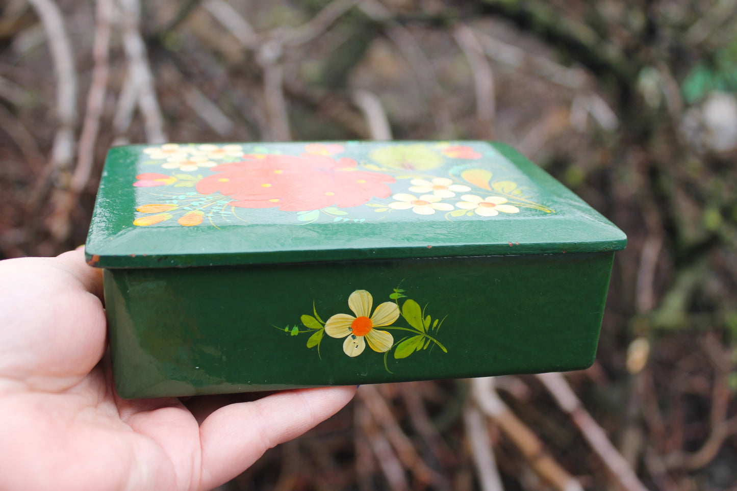 Vintage jewelry green wooden box - Petrykivka box - 6.1 inches - USSR vintage - vintage flower box - made in Ukraine
