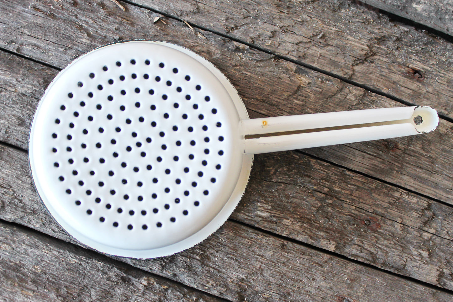 Soviet Enamel Colander - 7.1 inches in diameter - 13.8 inches long - USSR Beautiful flowers kitchen strainer - 1970s