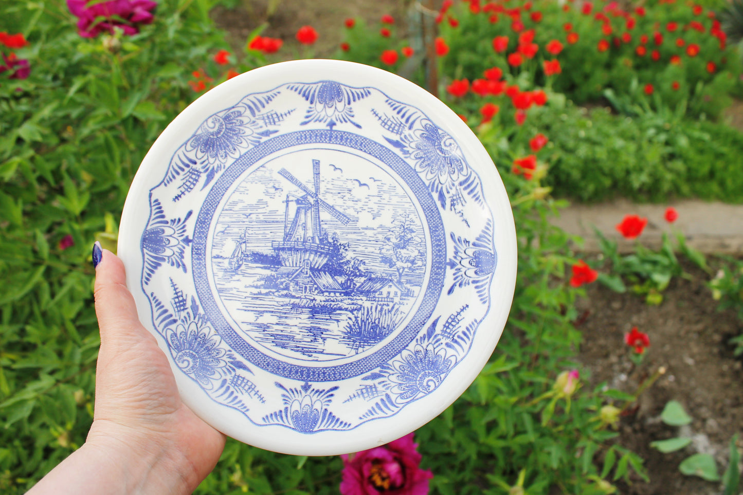 Vintage Italian Ironstone Plate - Blue Windmill Design - 9.4 inches - made in Italy in 1996 - Italy vintage porcelain