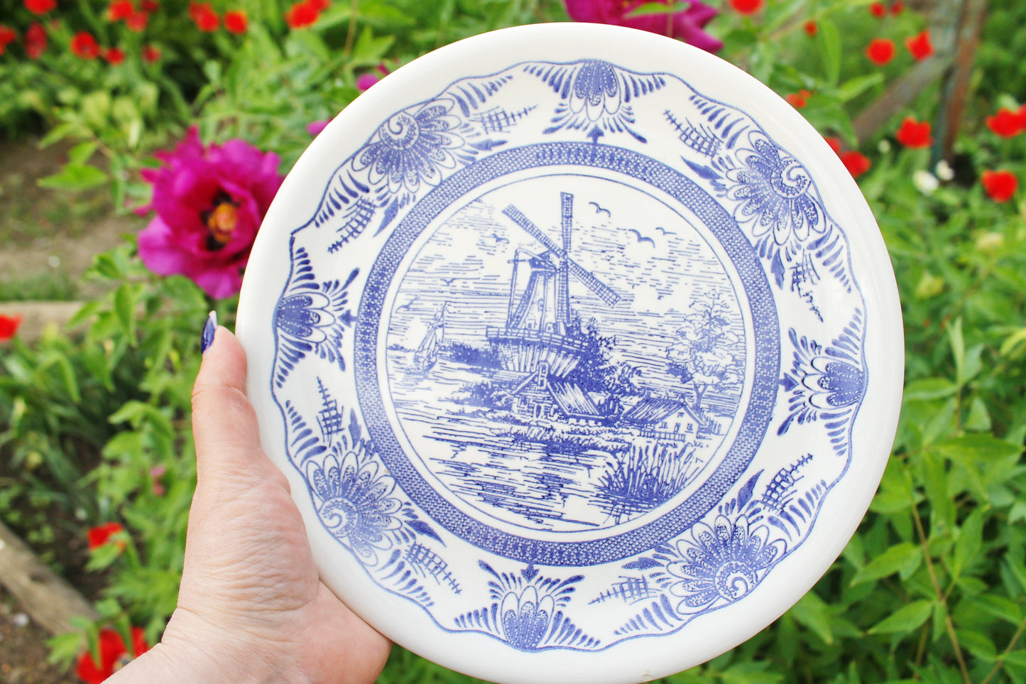 Vintage Italian Ironstone Plate - Blue Windmill Design - 9.4 inches - made in Italy in 1996 - Italy vintage porcelain