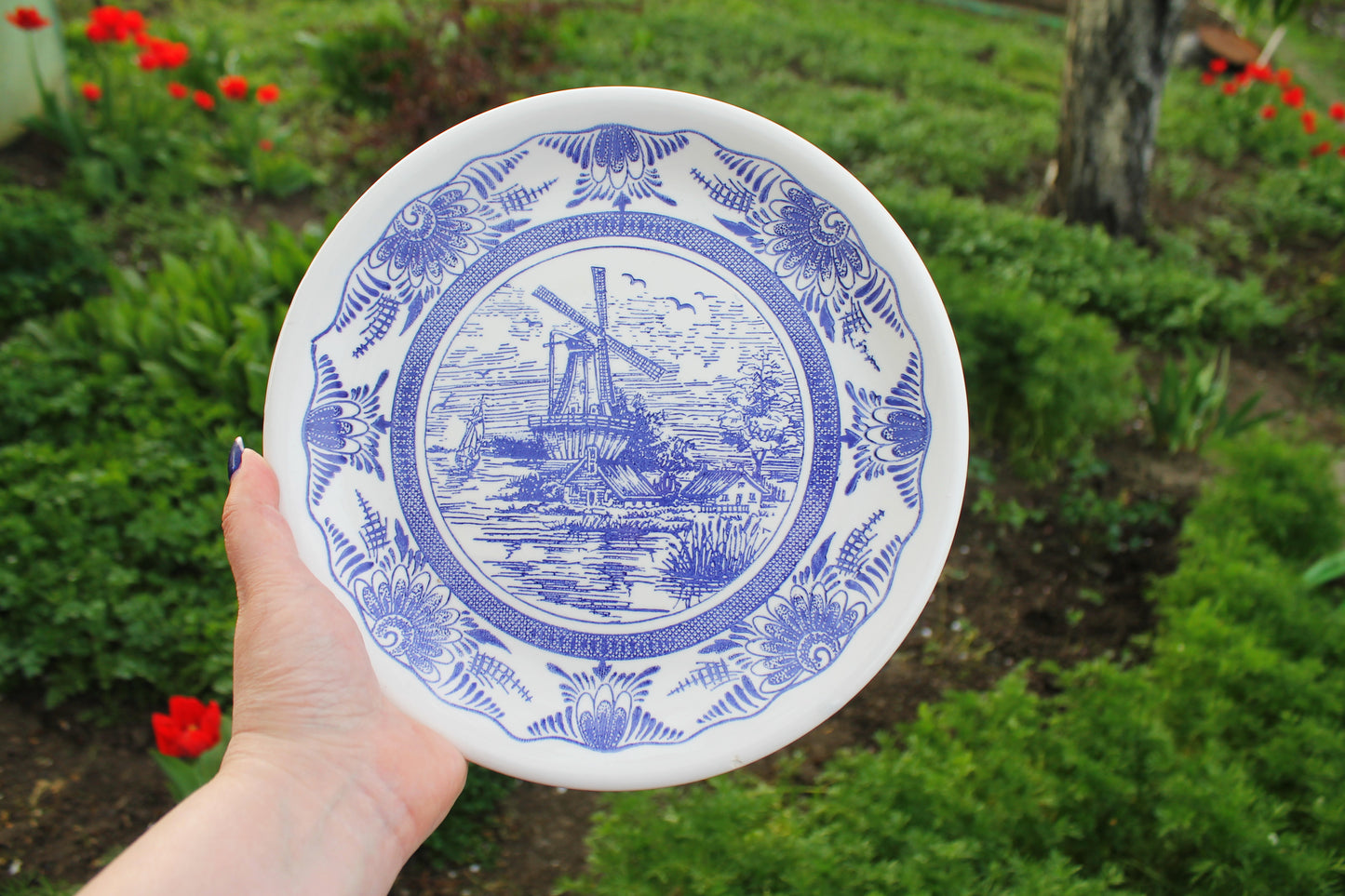 Vintage Italian Ironstone Plate - Blue Windmill Design - 9.4 inches - made in Italy in 1996 - Italy vintage porcelain