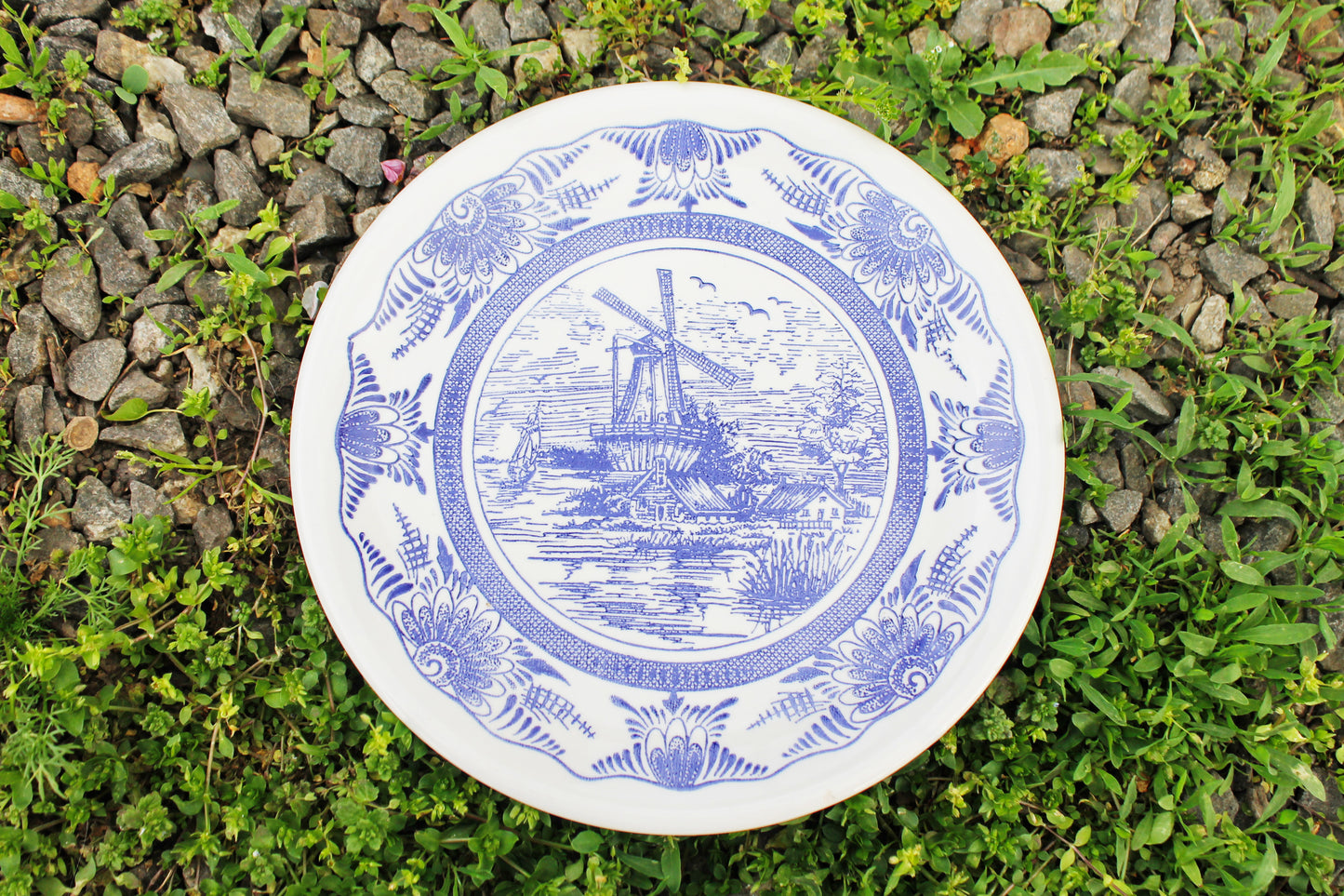 Vintage Italian Ironstone Plate - Blue Windmill Design - 9.4 inches - made in Italy in 1996 - Italy vintage porcelain