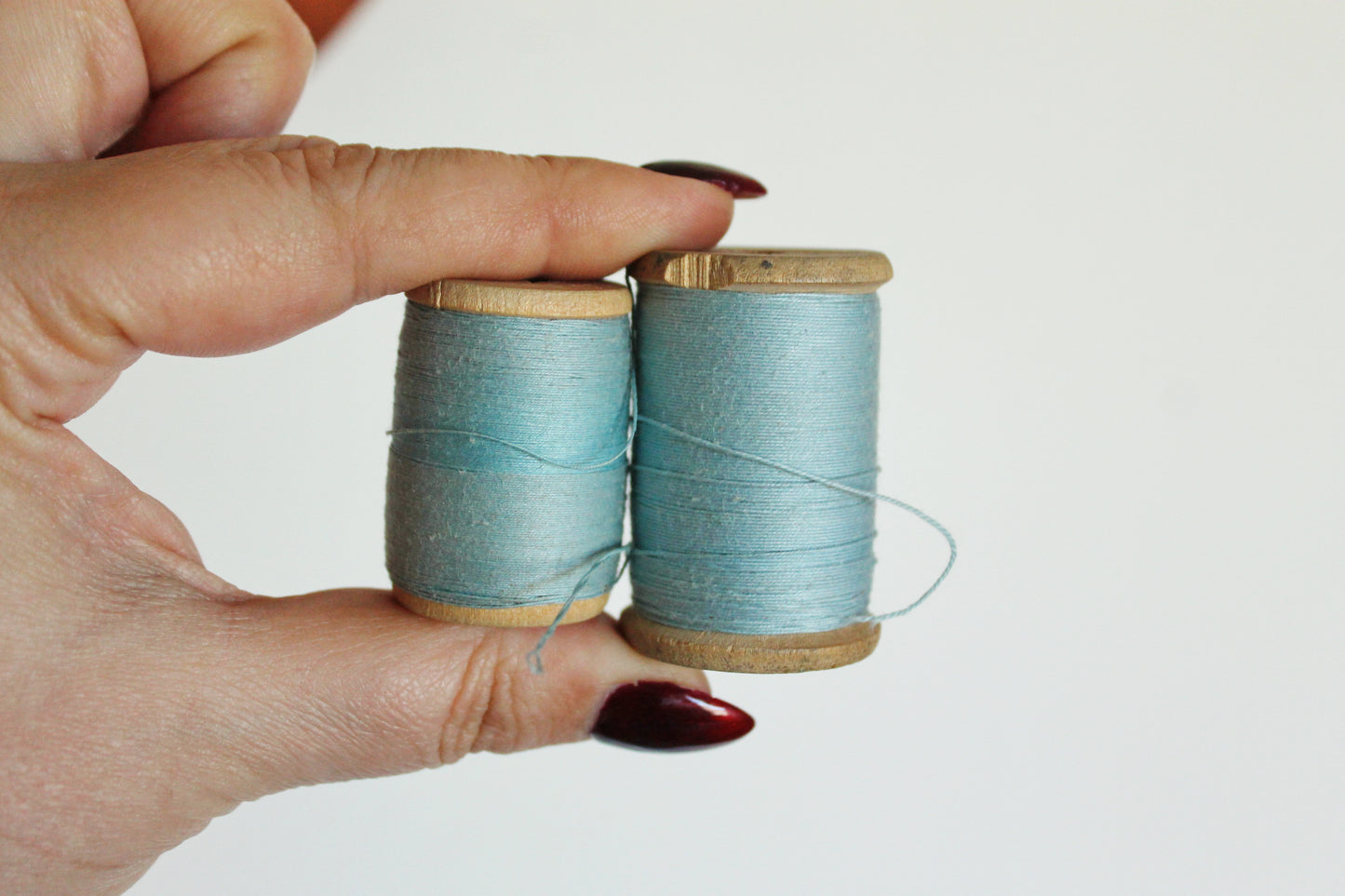 Vintage Soviet Thread Spools – Set of 5 Wooden Bobbins – USSR Sewing Supply – Light Blue, Green, Pink – Mid-Century Sewing Notions - 1970-80