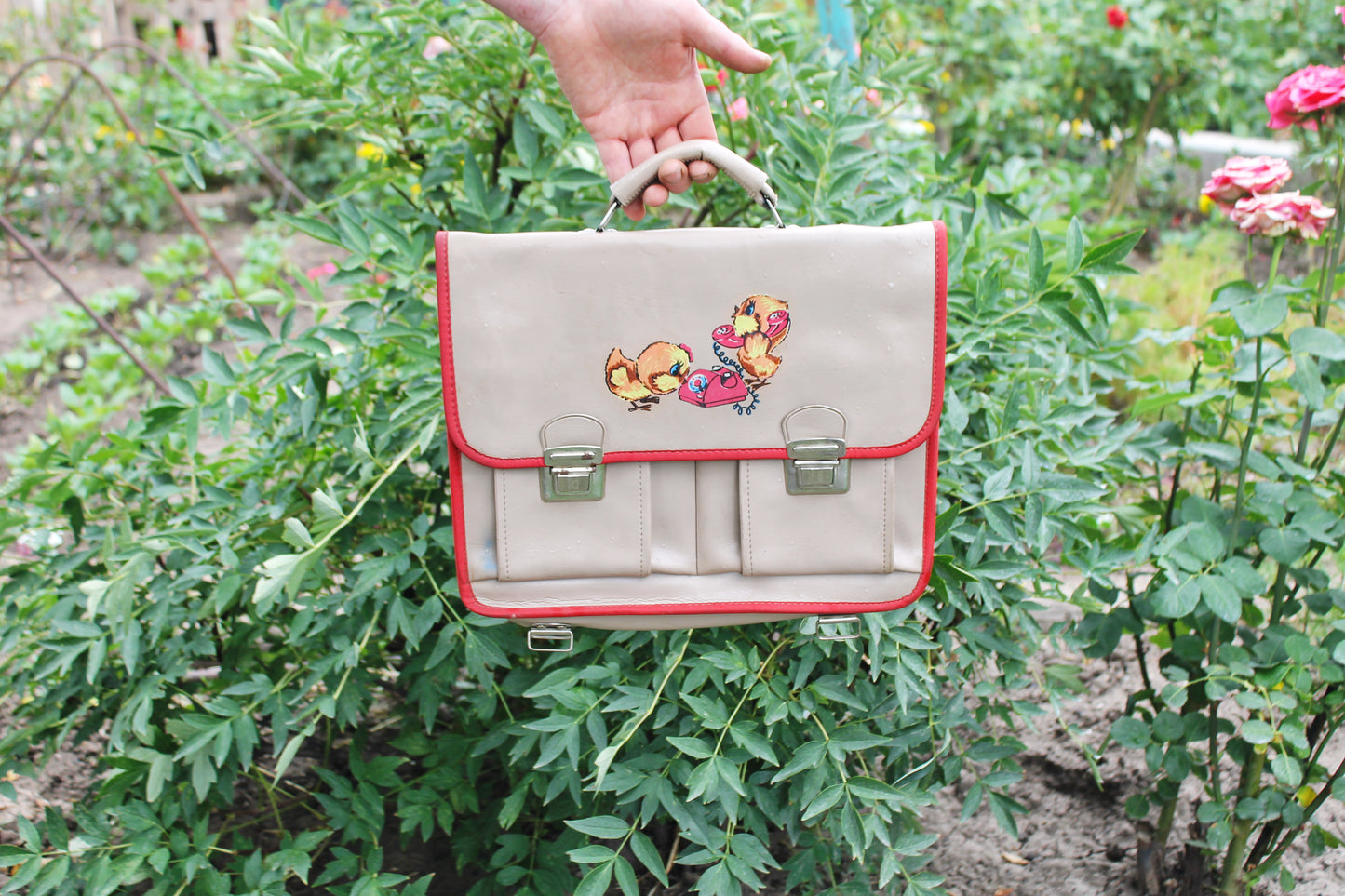 Vintage Soviet School Bag - 1980s USSR Children’s Briefcase - Beige Satchel with Red Trim & Chick Design - Retro Collectible Backpack